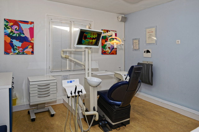 Salle de soins dentaires chez dentiste à Bussigny près Lausanne