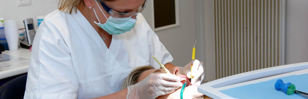Soins dentaires pour une carie chez Dentiste Lausanne