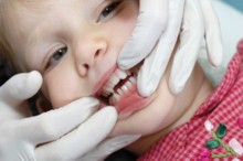 Controler les dents de votre enfant, dentiste enfant